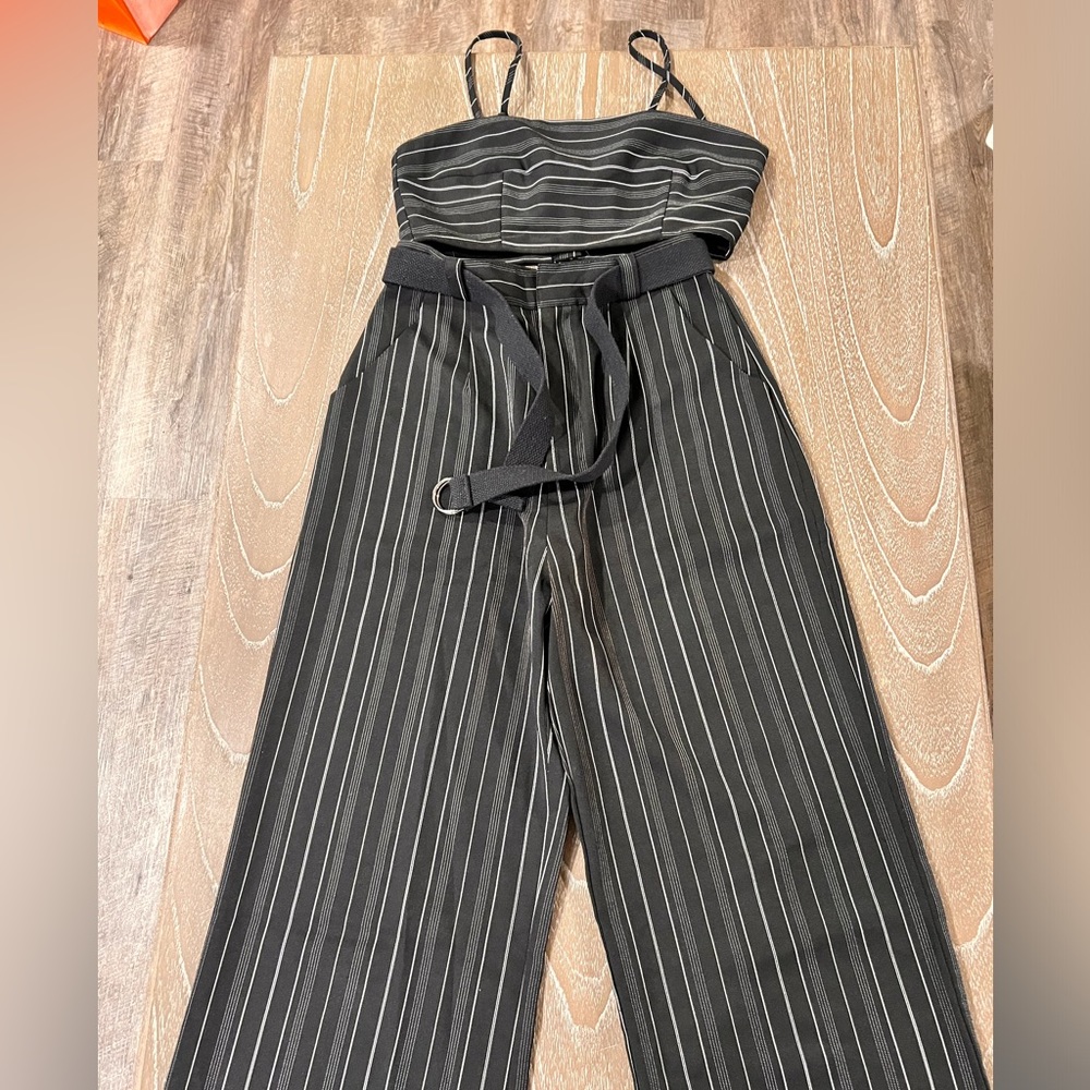 Emory Park two piece set size small. Belted long trouser like pants and tank